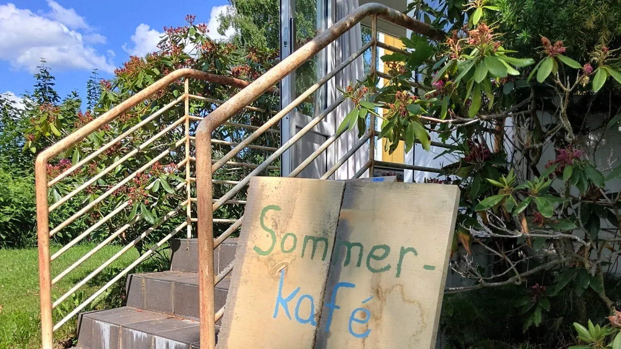 Bilde: Bilde utenfor kafeen