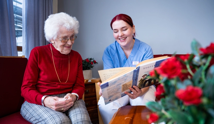 Temabilder helsefagarbeider-lærlinger på institusjon
