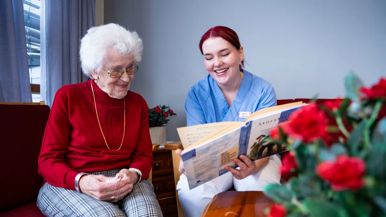Temabilder helsefagarbeider-lærlinger på institusjon