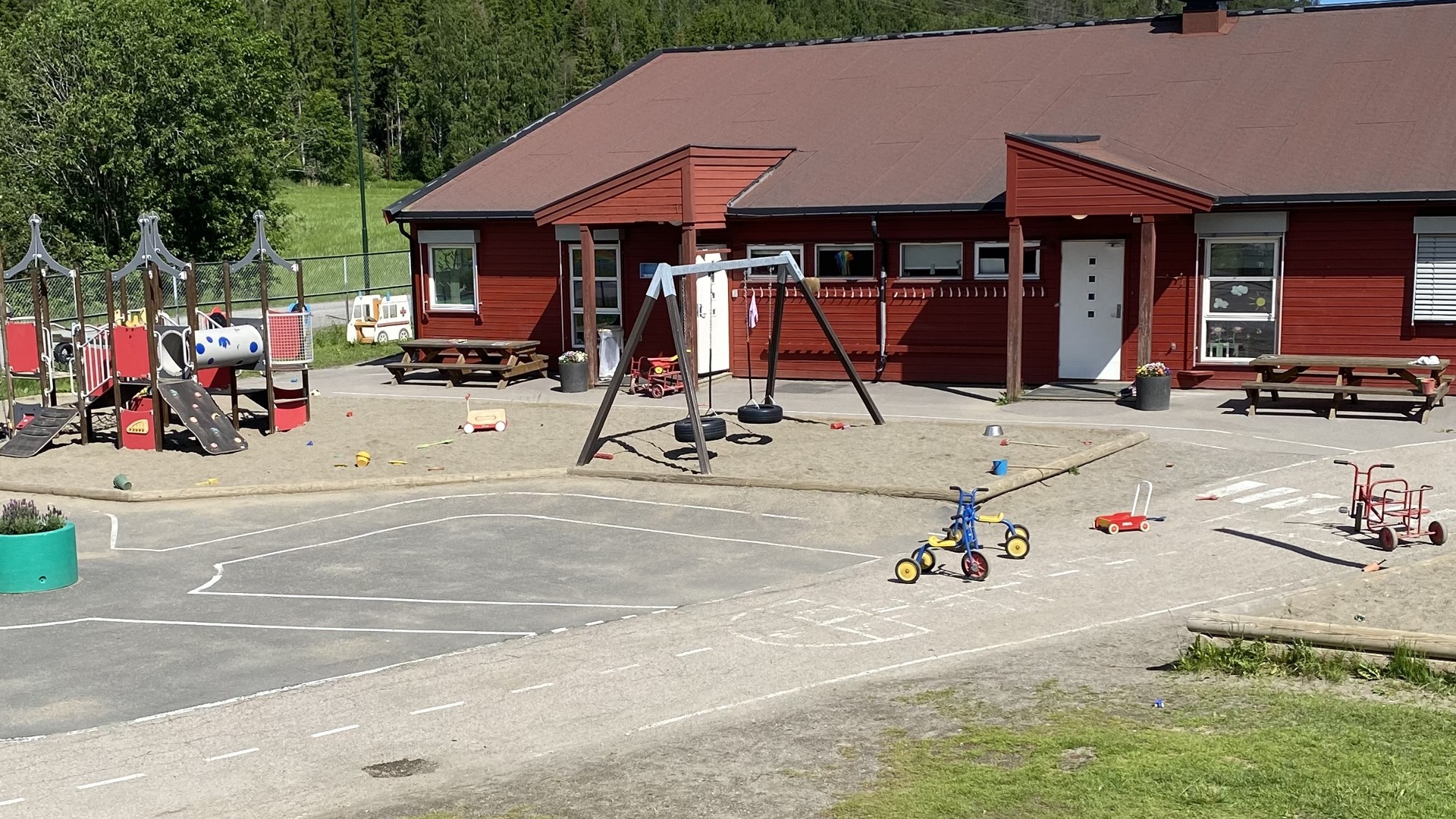 Tæruddalen barnehage og uteområde.